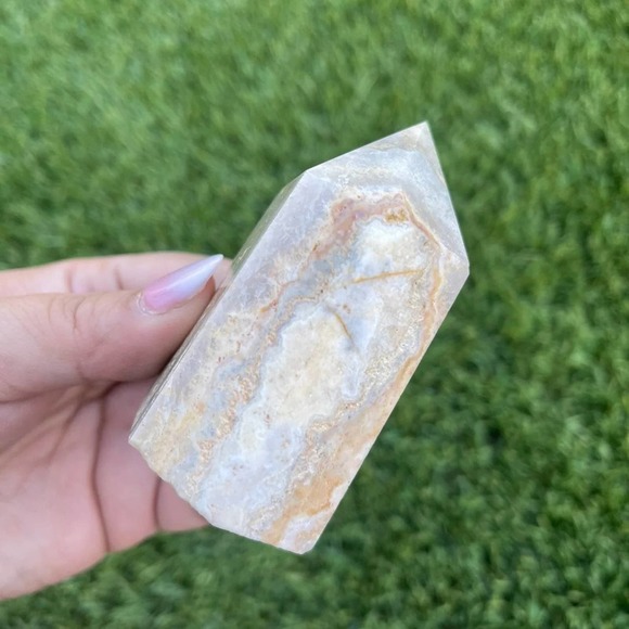 Mini Banded Calcite Tower - Picture 2 of 10